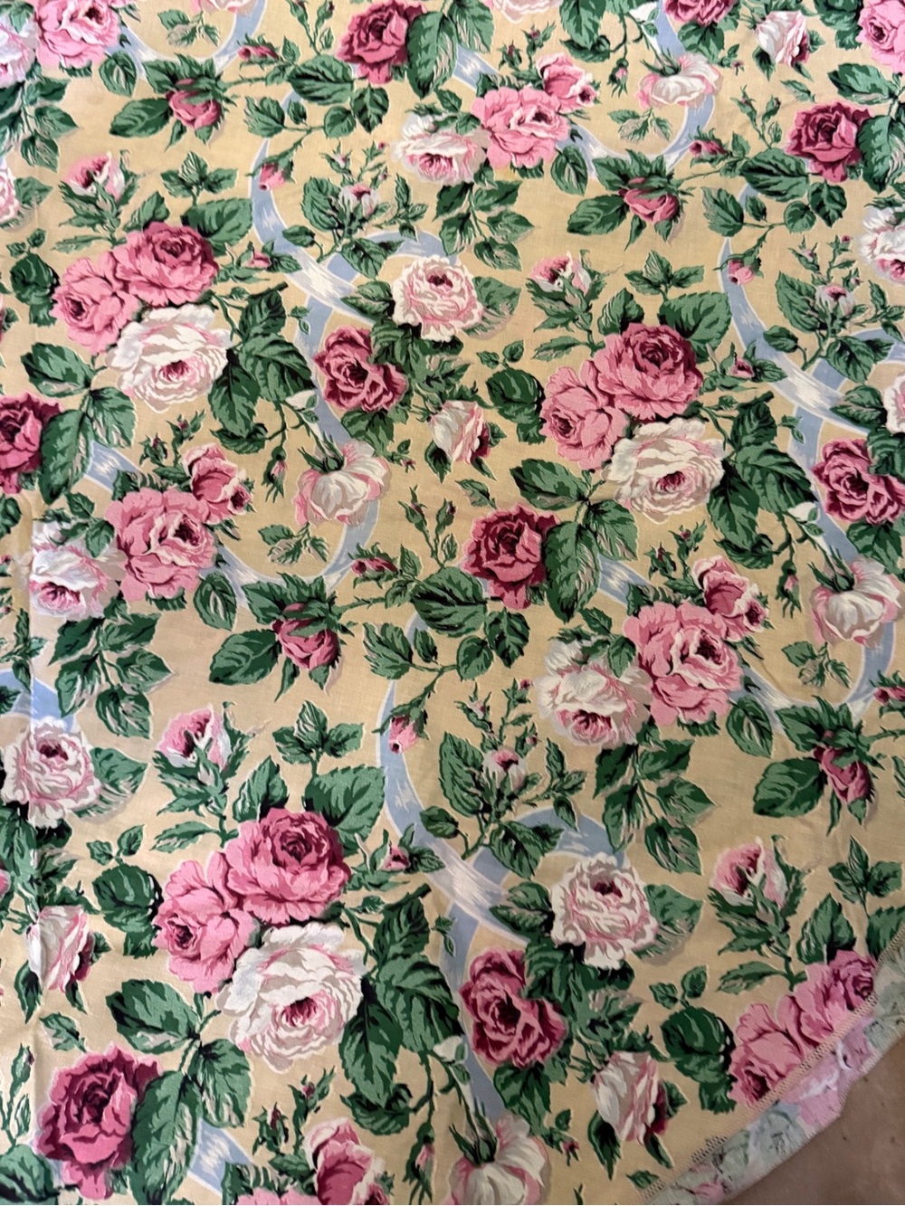 Vintage Tablecloth Round Cabbage Rose 68”